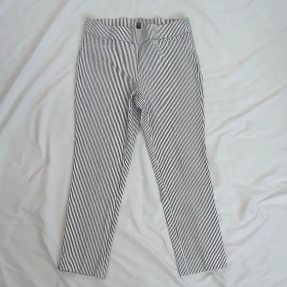 Anne Klein Pull On Slim Crop Pants, Color Blue/ White Pinstripe Size 8 - Picture 1 of 13